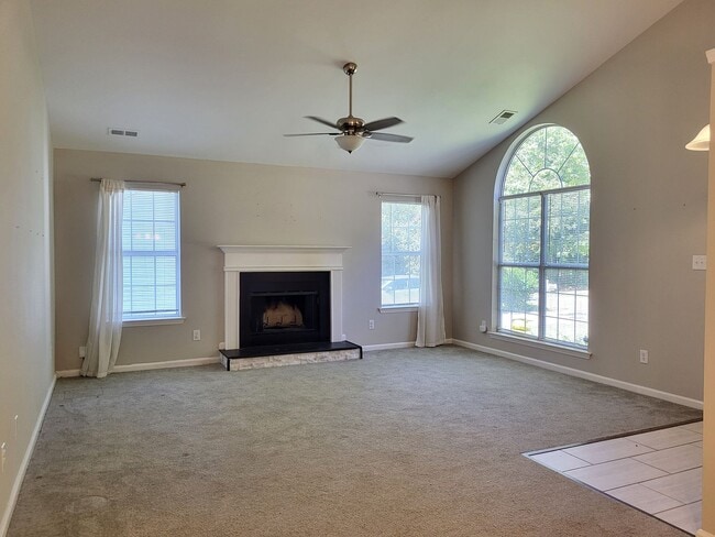 Building Photo - 3 bedroom Ranch