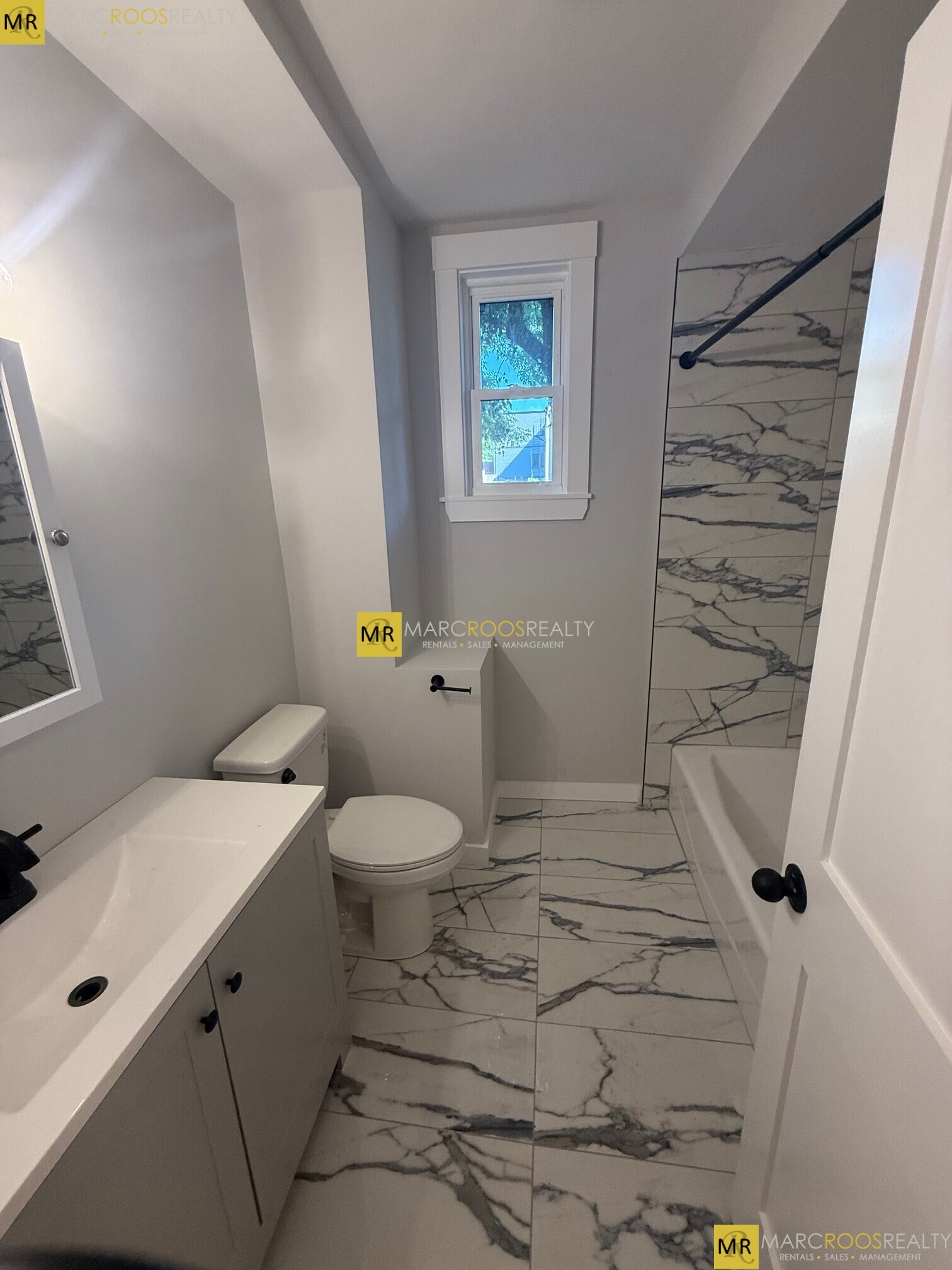 Building Photo - 118 Marginal St