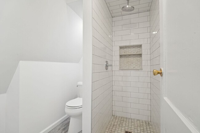 Building Photo - 403 Abington Ave