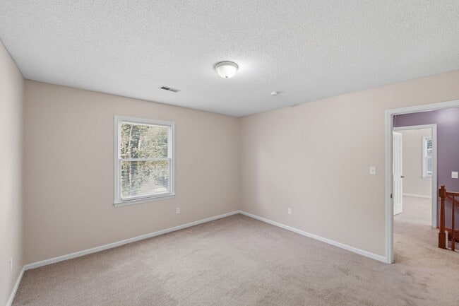 Building Photo - Spacious 4BR with Beautiful Backyard Retreat!