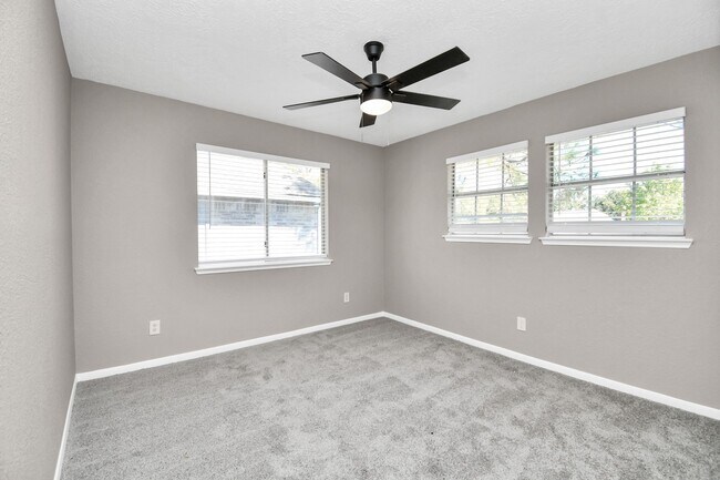 Building Photo - 14326 Little Willow Walk