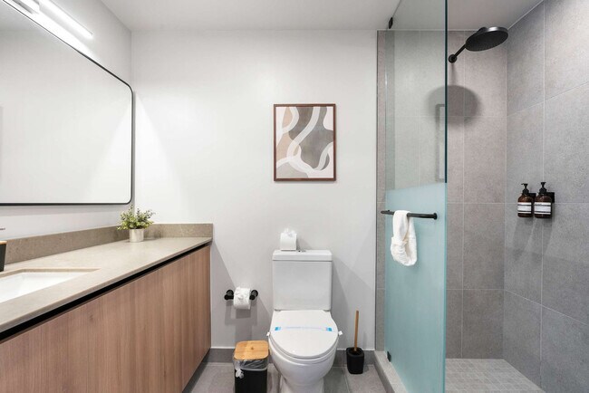 Building Photo - 121 NE 5th St