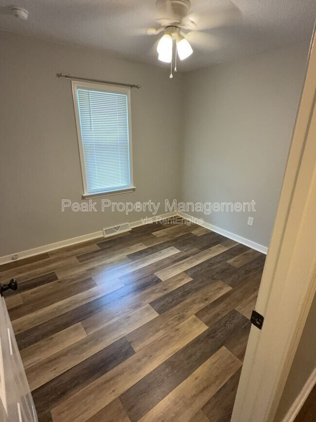 Building Photo - 11548 New Forest Trail