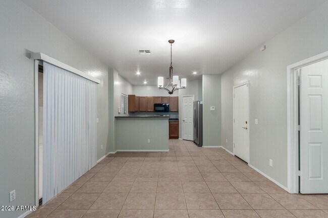 Building Photo - 2739 E Indian Wells Pl