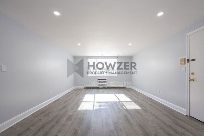 Building Photo - 307 W Main St