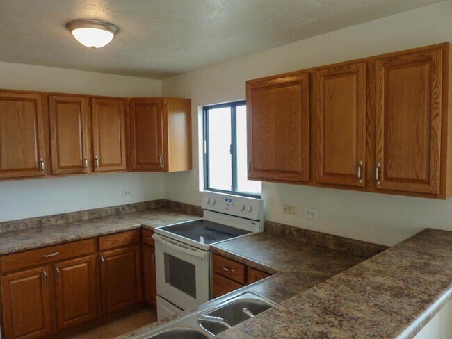 Building Photo - 495 Liholiho Street, Mount Thomas 204