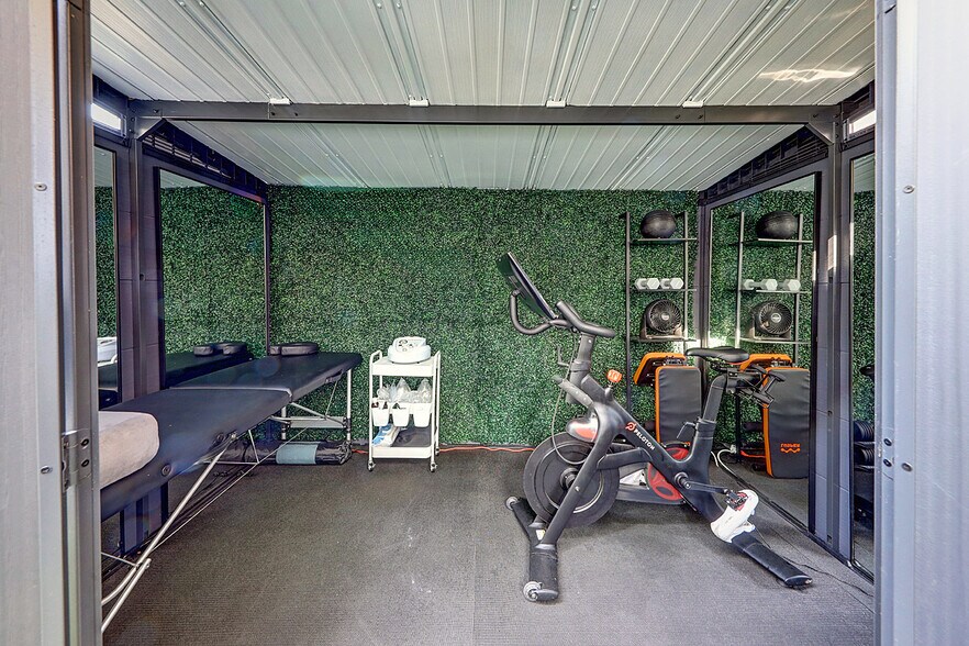 Building Photo - 8326 Ridpath Dr