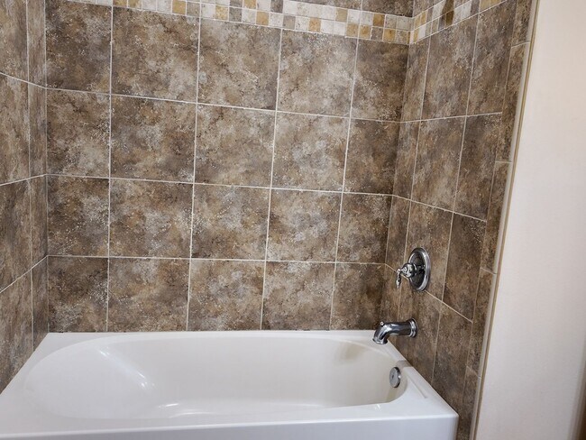 Building Photo - 3 Bedroom 2.5 Bath Single Family home in V...