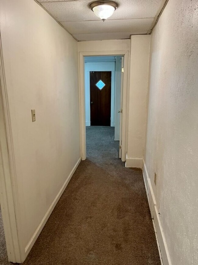 Building Photo - 118 Kirk Ave