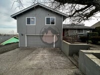 Building Photo - Winter Move in Special* $700 Off First Ful...