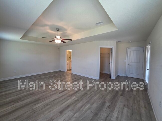 Building Photo - 4411 Fiske St