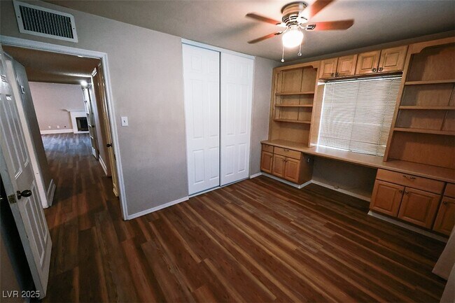 Building Photo - 706 Bracken Ave