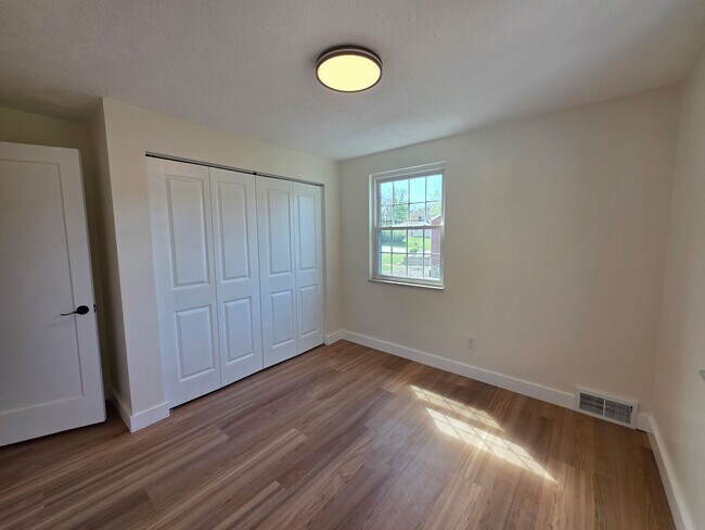 Building Photo - Fully Updated 3-bedroom, 2-bathroom house for rent in North Allegheny School District!