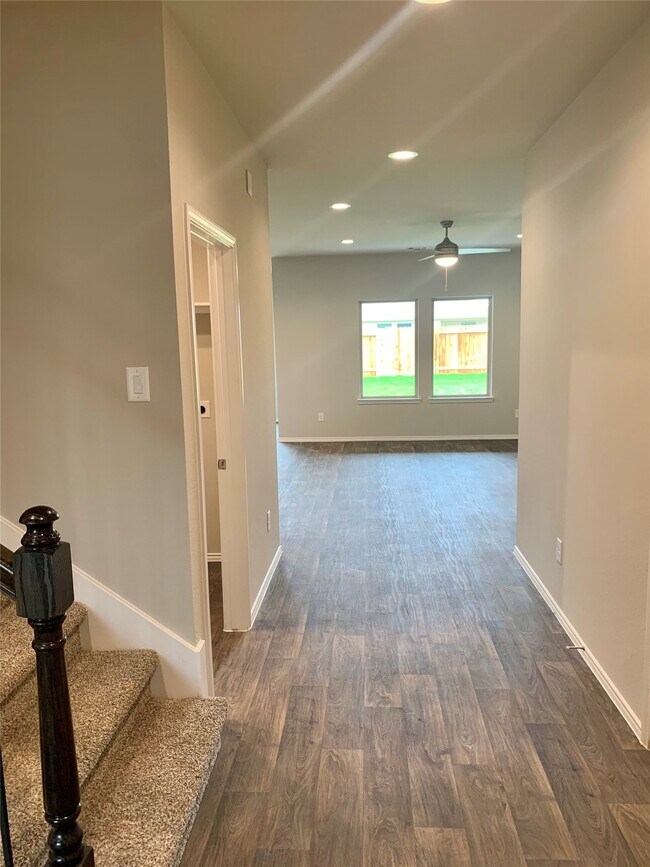 Building Photo - 4227 Isoletta Ct