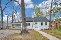 Building Photo - 506 Cross St