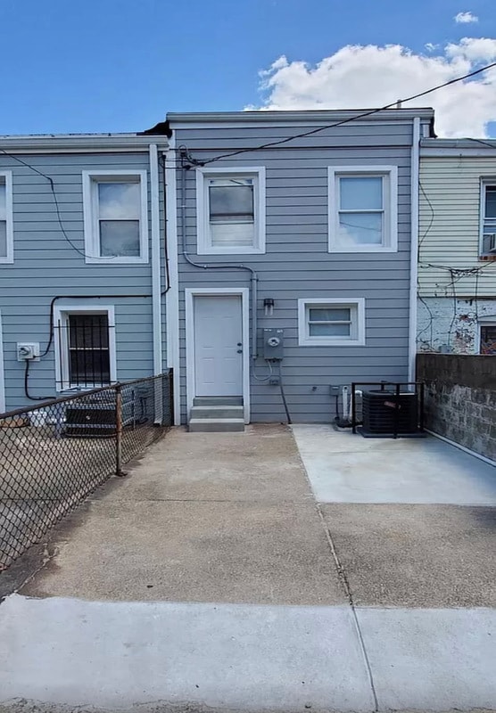 Building Photo - 224 N Rose St