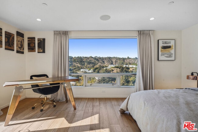 Building Photo - 9716 Oak Pass Rd