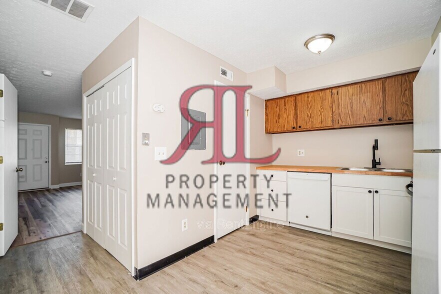 Building Photo - 1467 Worthington Row Dr