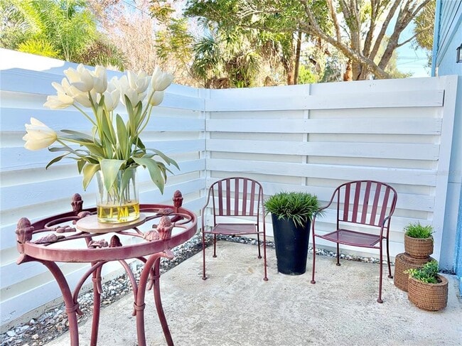 Building Photo - 2 Shine Ave