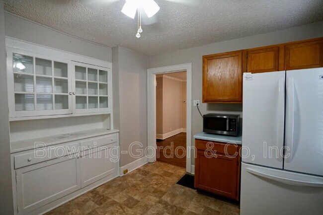 Building Photo - 1302 Caldwell Ave