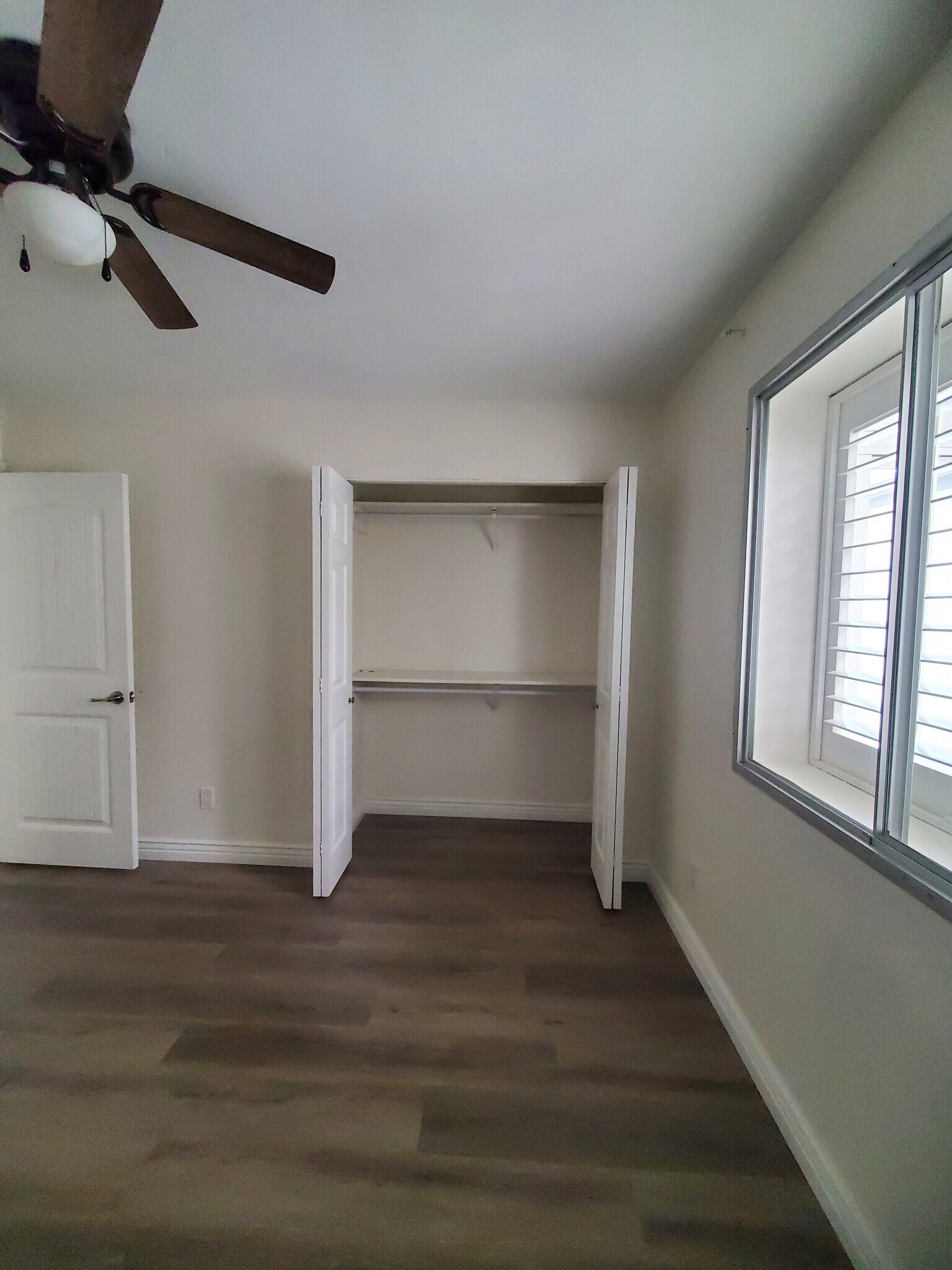 Building Photo - 2725 S Azalea Dr