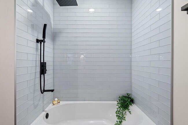 Building Photo - 2450 Wickersham Ln