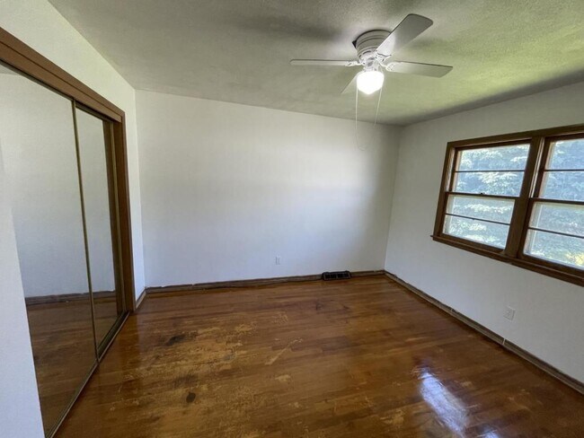 Building Photo - 4619 Aurora Ave