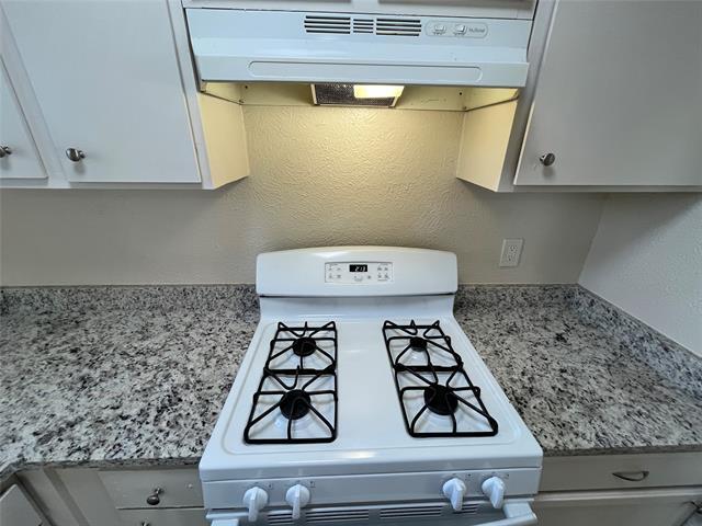 Building Photo - 1321 Woodcrest Dr