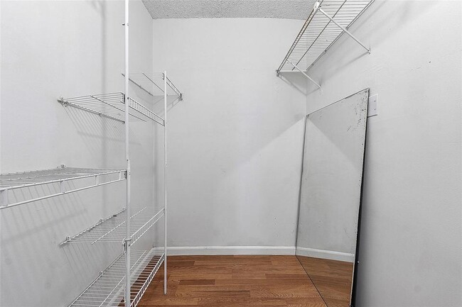 Building Photo - 4354 NW 9th Ave