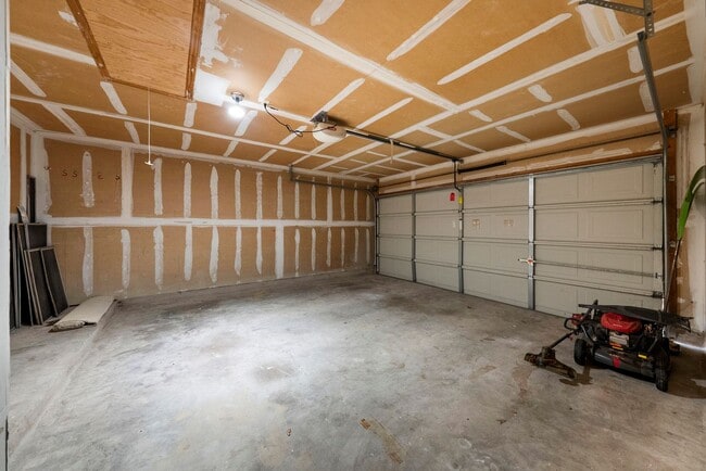 Building Photo - 10410 Cayuse Cove