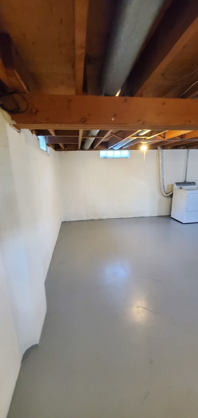 Building Photo - 1163 Higgins Ave