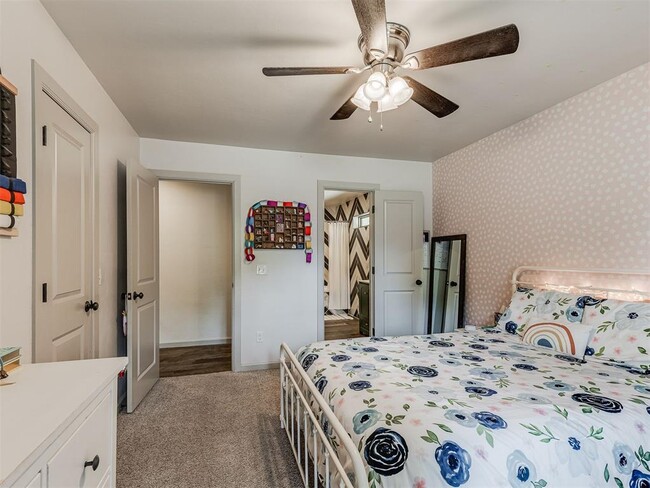 Building Photo - 801 Rock Hollow Rd