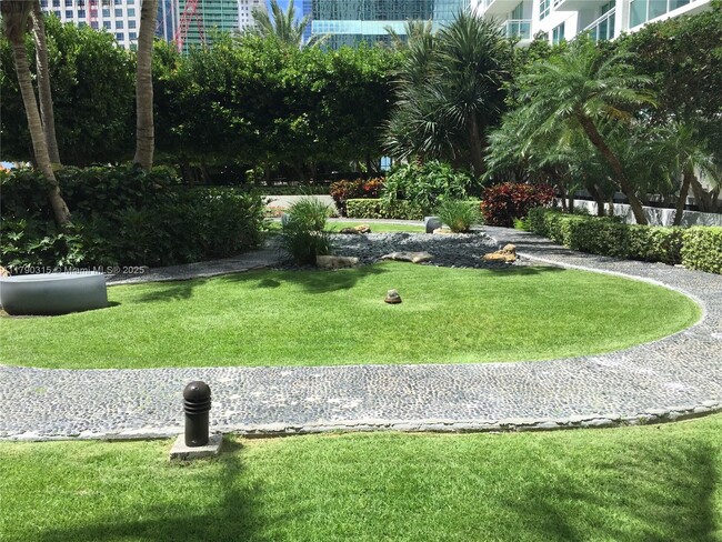 Building Photo - 951 Brickell Ave