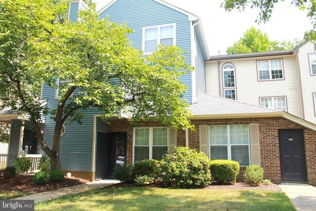 Building Photo - 5091 Beech Ct