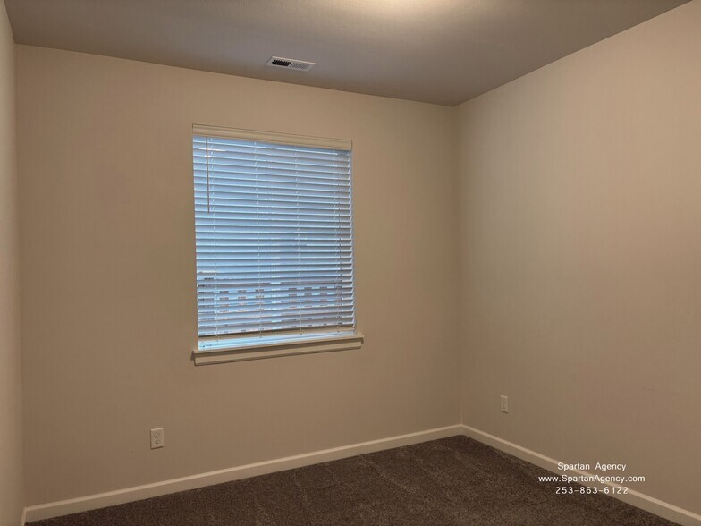 Building Photo - 15017 Tyee Dr E