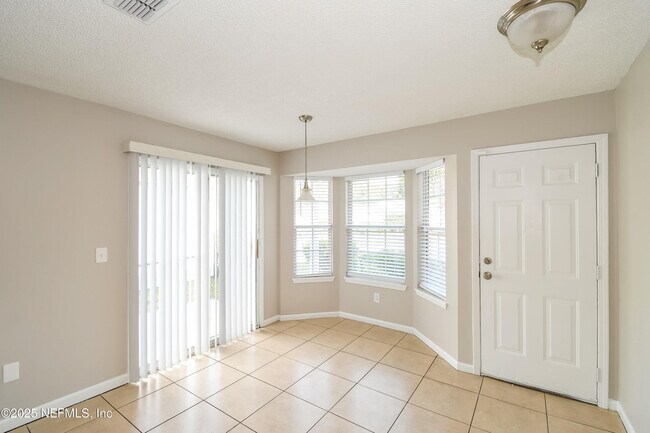 Building Photo - 5118 Somerton Ct