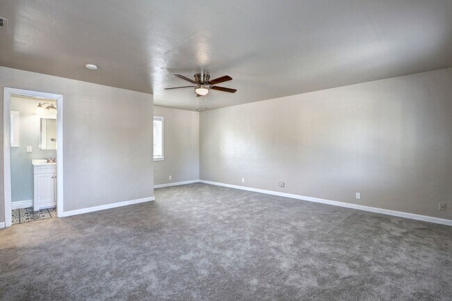 Building Photo - 5400-5402 Folsom Blvd