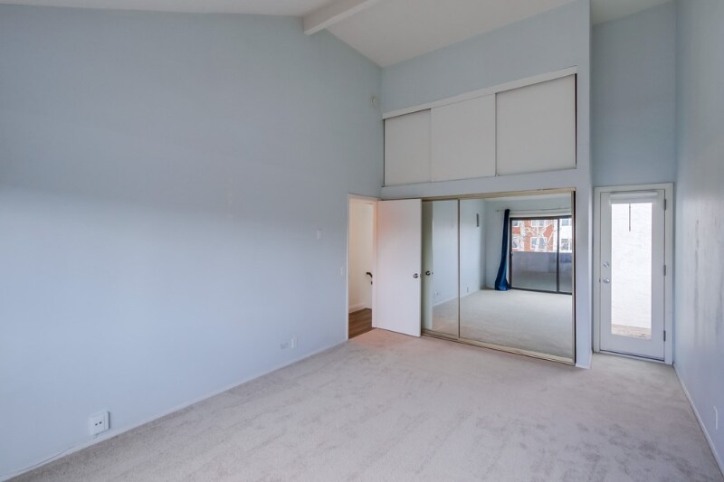 Building Photo - 3906 Voltaire St