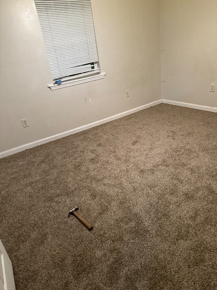 Building Photo - 521 Lee Dr