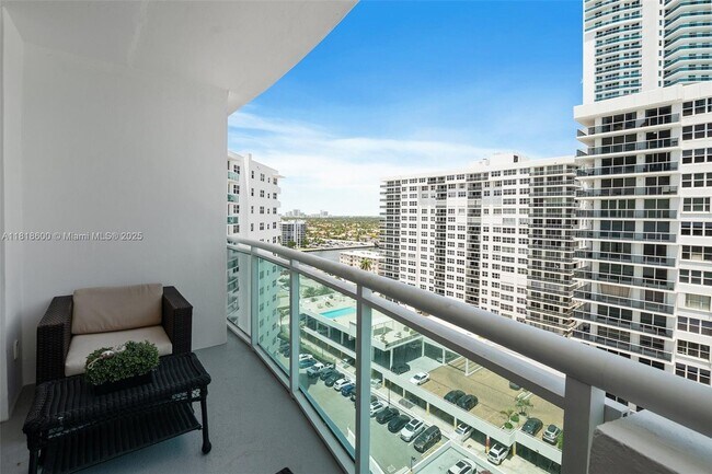 Building Photo - 3001 S Ocean Dr