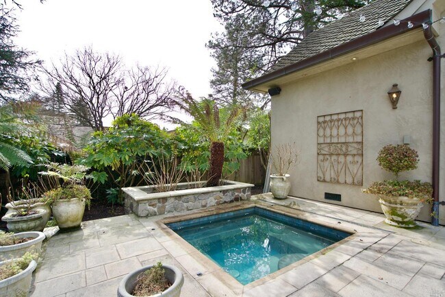 Building Photo - 1571 Silver Trail