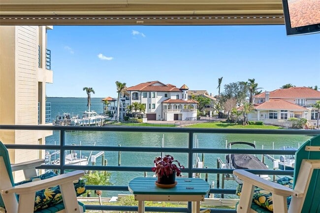 Building Photo - 363 Pinellas Bayway S