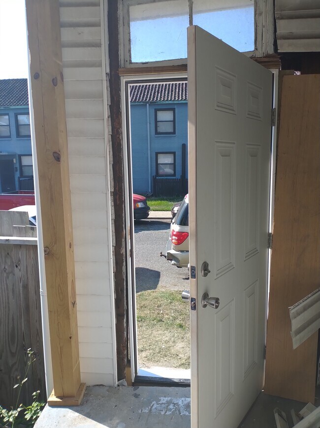 Building Photo - 13 Allway St