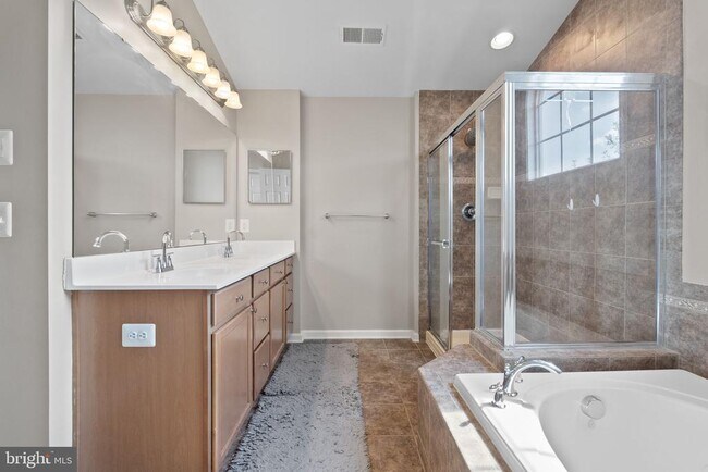 Building Photo - 16690 Anchor Bend Cir