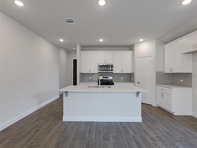 Building Photo - 716 Fencerow Trl