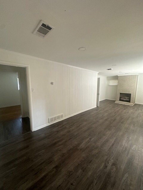 Building Photo - 5152 Dee Rd