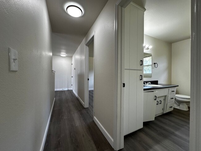 Building Photo - 2746 Nicolet Dr