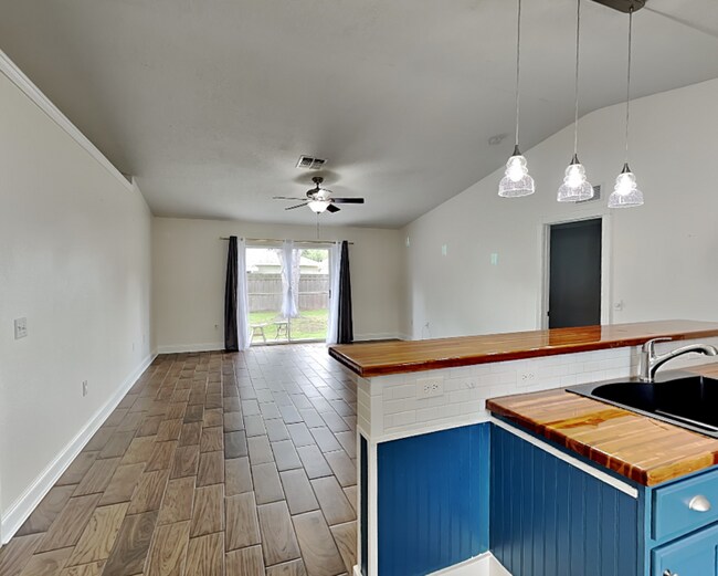 Building Photo - 3512 Stonefield Dr