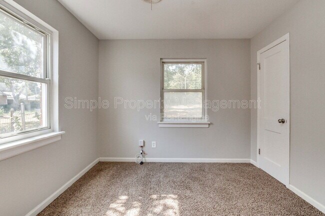 Building Photo - 813 S Midwest Blvd