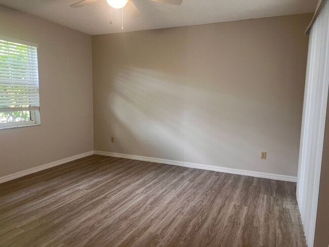 Building Photo - 3BD/2BA